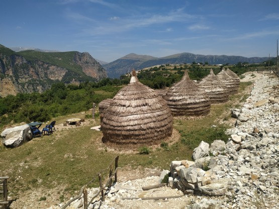 Bujtina dhe Kamping Lekdushi 